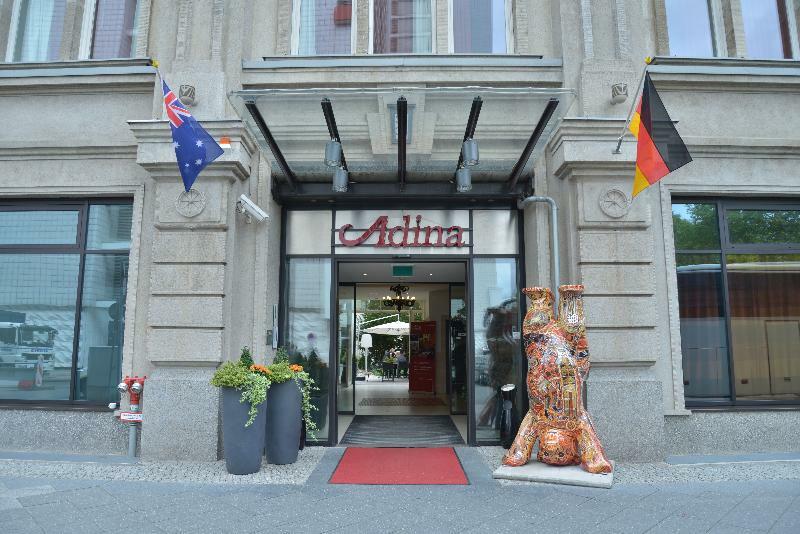 Adina Apartment Hotel Berlin Checkpoint Charlie Exteriör bild